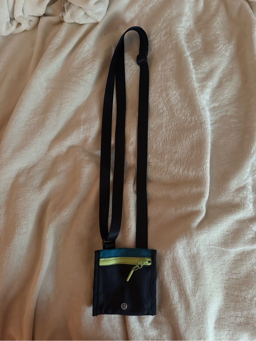 lululemon athletica Blue/Navy Crossbody Pouch with Neon Green Zipper